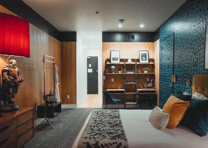 Reunion Hotel